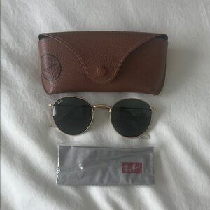 Ray-Ban Classic Gold Frame round Sunglasses
